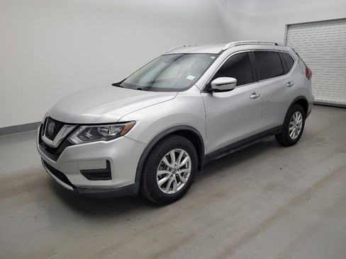 Used 2019 Nissan Rogue SV FWD image 2