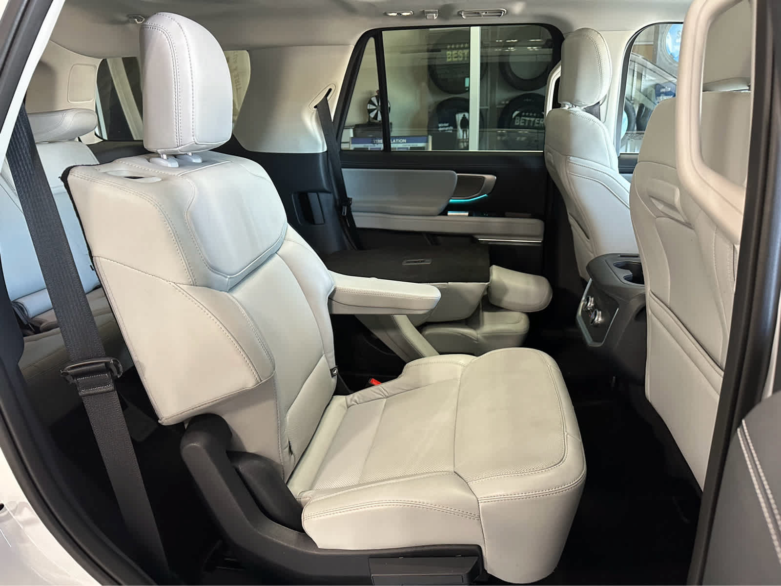 Certified 2025 Ford Expedition Platinum AWD/4WD image 42