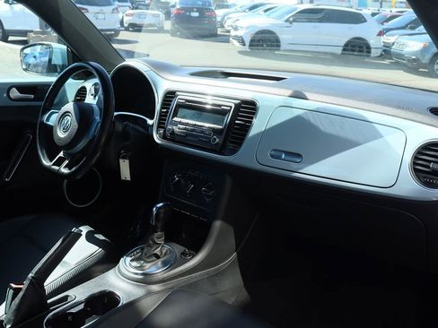 Used 2012 Volkswagen Beetle 2.5 image 29