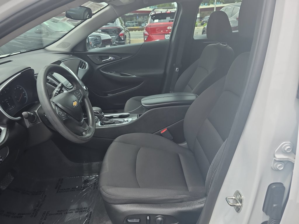 Used 2023 Chevrolet Malibu LT FWD image 9