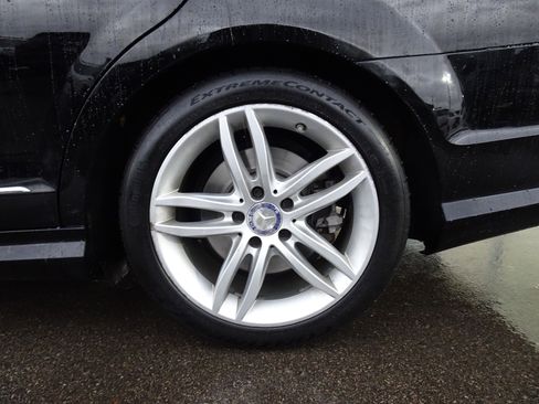 Used 2013 Mercedes-Benz C 300 Sport image 25