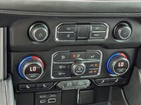 Used 2021 Chevrolet Tahoe Z71 w/ Luxury Package image 24