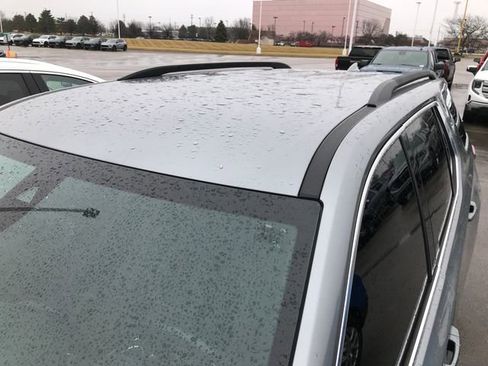 Used 2023 Chevrolet Traverse LT image 7