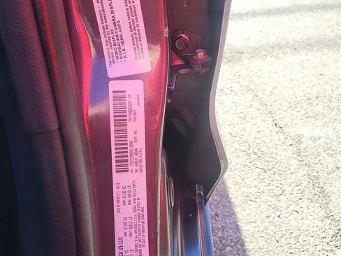 Used 2016 Chrysler 200 Limited image 28