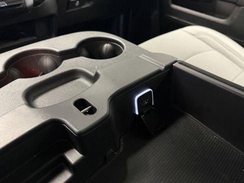 Used 2024 RAM 2500 Big Horn w/ Bed Utility Group image 16