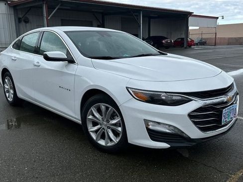 Used 2024 Chevrolet Malibu LT FWD image 2