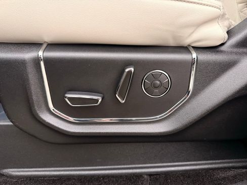 Used 2018 Ford Expedition Platinum image 21