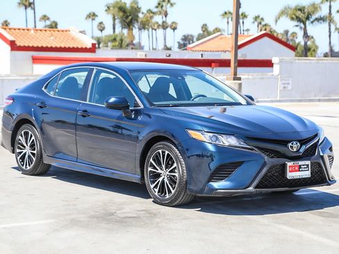 Used 2020 Toyota Camry SE w/ Carpet Mat Package FWD image 4