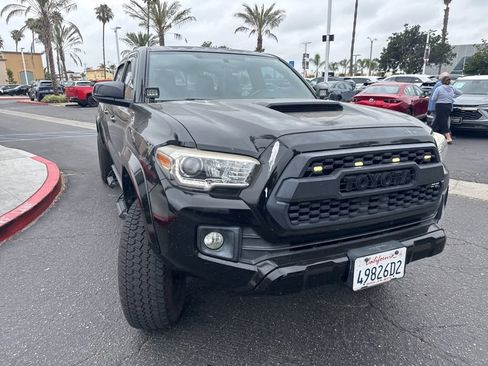 Used 2017 Toyota Tacoma TRD Sport RWD image 39