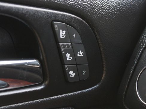 Used 2013 Chevrolet Avalanche LTZ AWD/4WD image 29