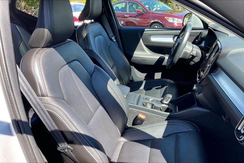 Used 2019 Volvo XC40 T5 Momentum AWD/4WD image 7