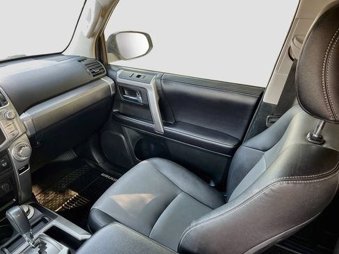 Used 2018 Toyota 4Runner SR5 Premium AWD/4WD image 27