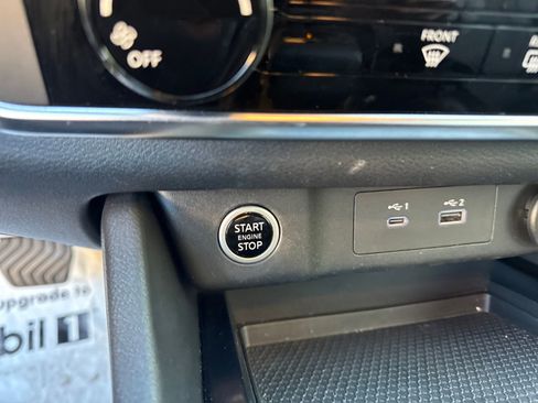 Certified 2021 Nissan Rogue S image 18