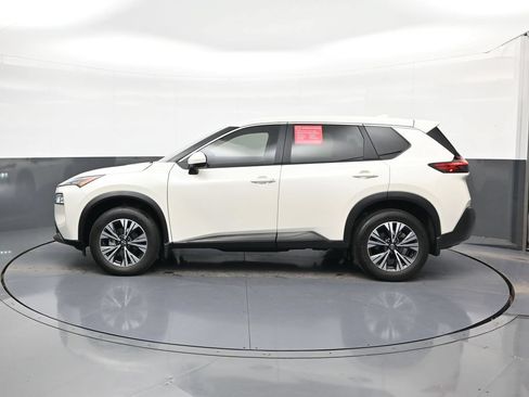 Certified 2023 Nissan Rogue SV FWD image 4