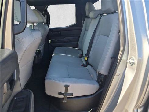 Certified 2025 Toyota Tacoma SR5 AWD/4WD image 18