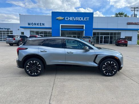 Used 2024 Chevrolet Blazer EV RS AWD/4WD image 2