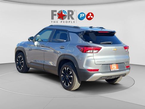 Used 2023 Chevrolet TrailBlazer LT FWD image 3