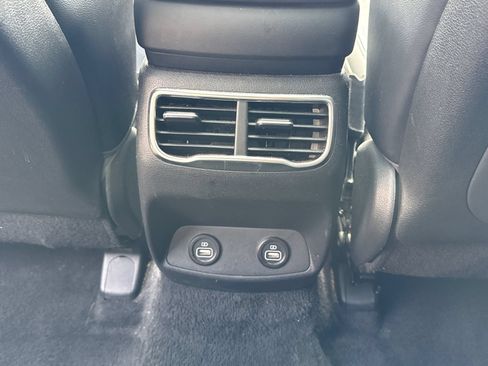 Used 2022 Hyundai Santa Fe SEL w/ Convenience + Premium Package FWD image 25