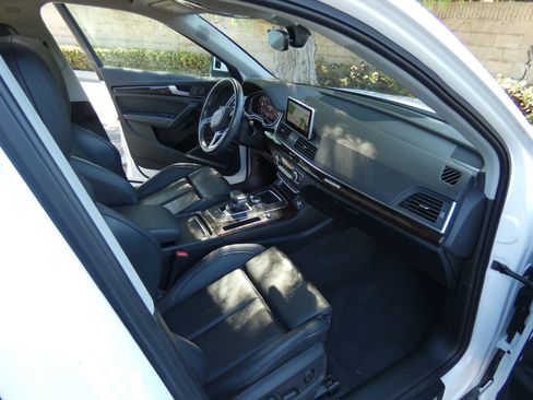 Used 2019 Audi Q5 2.0T Premium Plus w/ Premium Plus Package image 24