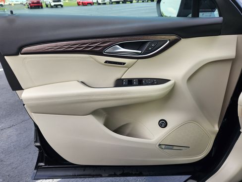 Used 2023 Buick Envision Avenir AWD/4WD image 23