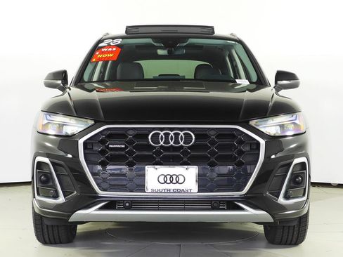 Used 2023 Audi Q5 2.0T Premium w/ Convenience Package AWD/4WD image 3