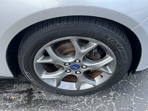 Used 2014 Ford Focus SE w/ Equipment Group 201A FWD image 24