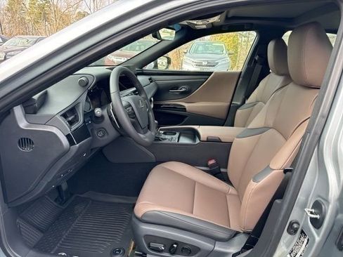 New 2025 Lexus ES 350 w/ Premium Package image 12