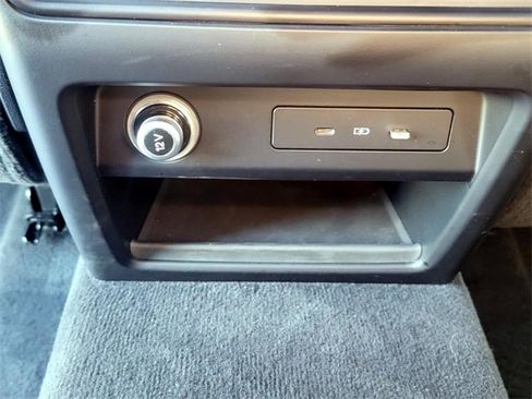 Used 2024 Porsche Cayenne image 30