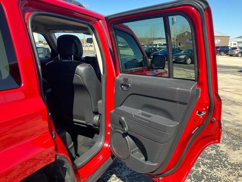 Used 2017 Jeep Patriot Sport FWD image 15