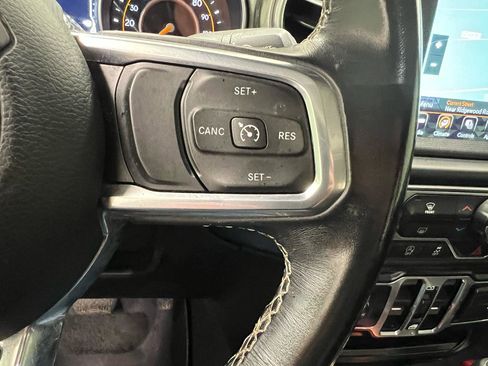 Used 2020 Jeep Gladiator Overland image 25