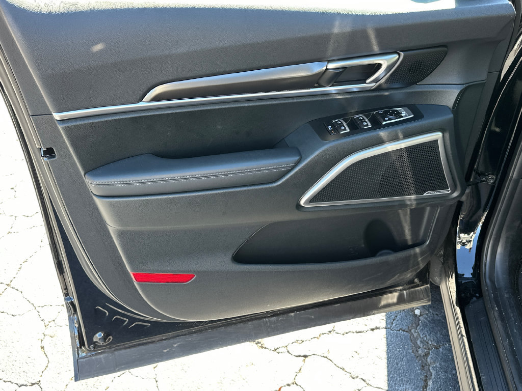 Certified 2025 Kia Telluride S FWD image 10