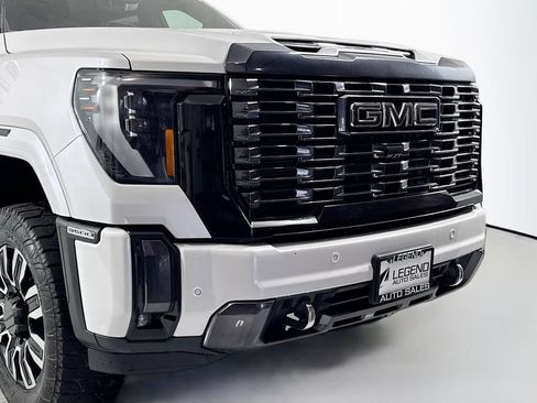 Used 2024 GMC Sierra 3500 Denali Ultimate AWD/4WD image 31