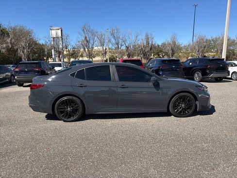 Used 2025 Toyota Camry SE w/ Convenience Package image 6