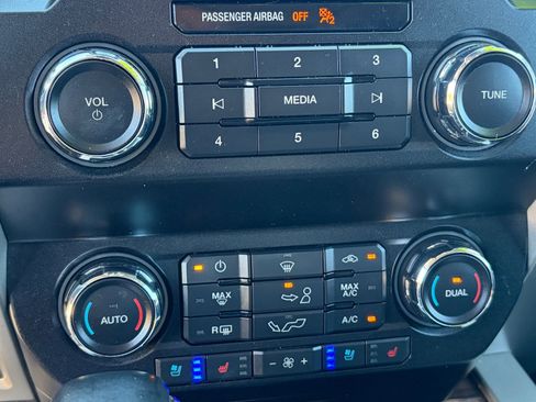 Used 2019 Ford F150 Lariat image 27