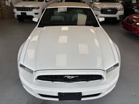 Used 2013 Ford Mustang Premium image 2