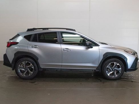 Used 2026 Subaru Crosstrek 2.0i Premium AWD/4WD image 3