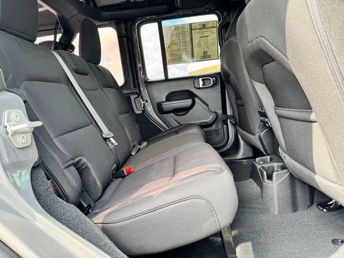 Used 2023 Jeep Wrangler Unlimited Sport AWD/4WD image 14