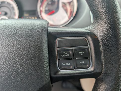 Used 2018 Dodge Grand Caravan SE w/ UConnect Hands-Free Group FWD image 15