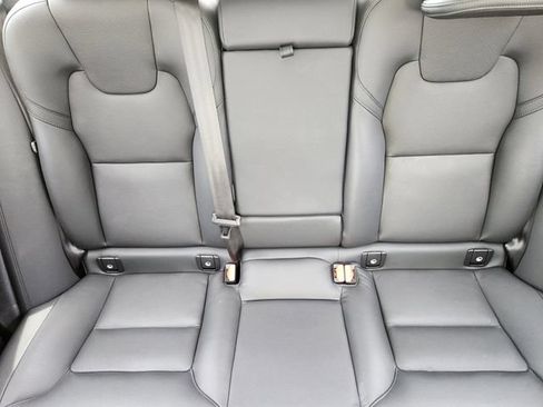 Certified 2025 Volvo XC60 B5 Plus AWD/4WD image 15