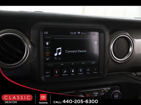 Used 2019 Jeep Wrangler Unlimited Sahara AWD/4WD image 10