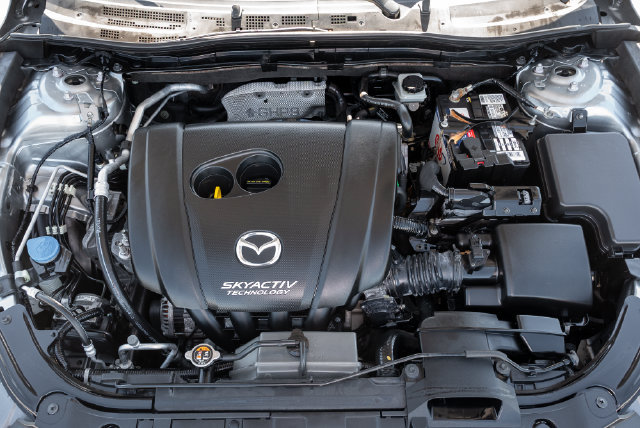 Used 2015 MAZDA MAZDA3 i SV FWD image 3
