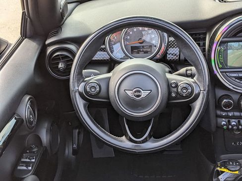 Used 2018 MINI Cooper S image 12