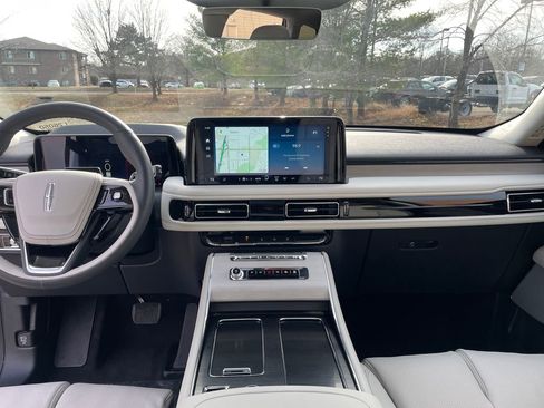 New 2026 Lincoln Aviator Reserve image 12