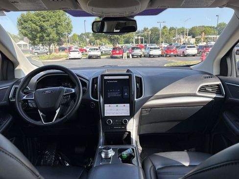Used 2022 Ford Edge SEL w/ Convenience Package AWD/4WD image 8