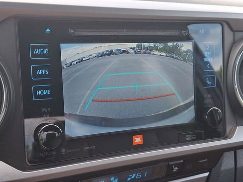 Used 2017 Toyota Tacoma Limited w/ Tow Package AWD/4WD image 18