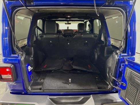 Used 2018 Jeep Wrangler Unlimited Rubicon image 35