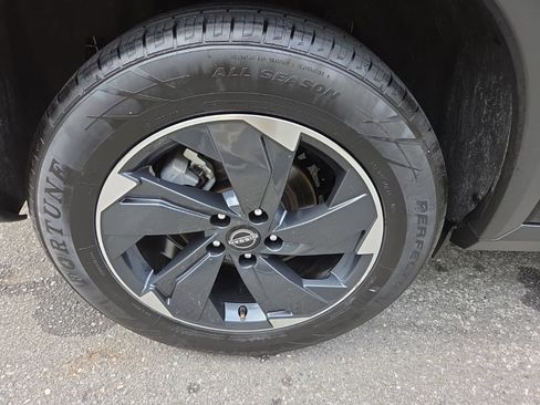 Certified 2025 Nissan Rogue SV FWD image 12