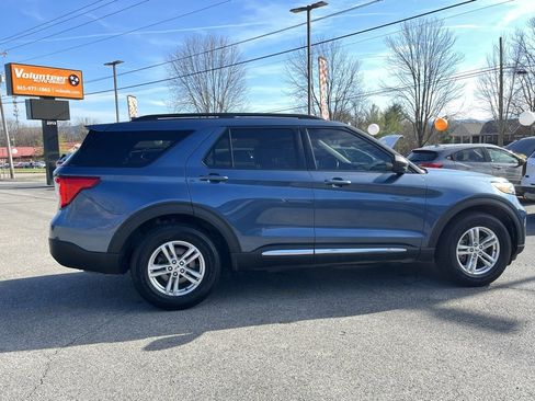Used 2020 Ford Explorer XLT w/ Equipment Group 202A image 8