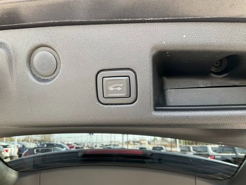 Used 2022 Chevrolet Equinox LT image 18