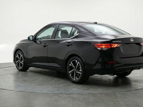 Used 2025 Nissan Sentra SV image 6